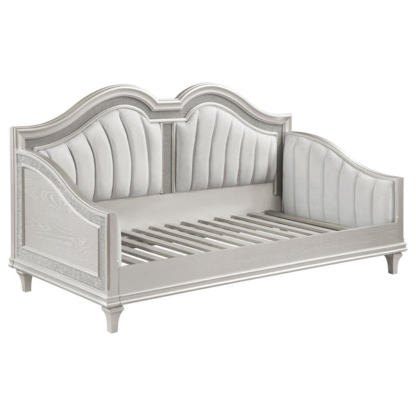 Evangeline Daybed image