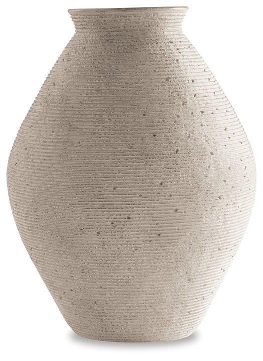 Hannela Vase