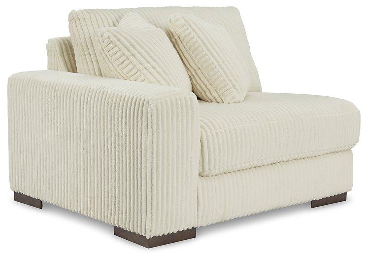 Lindyn Sectional