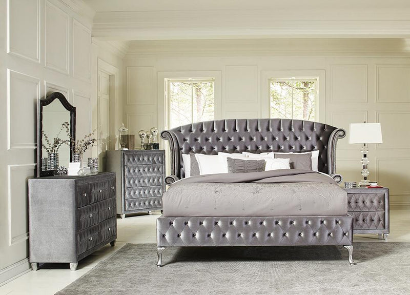 Deanna Bedroom Traditional Metallic Eastern King Four-Piece Set image