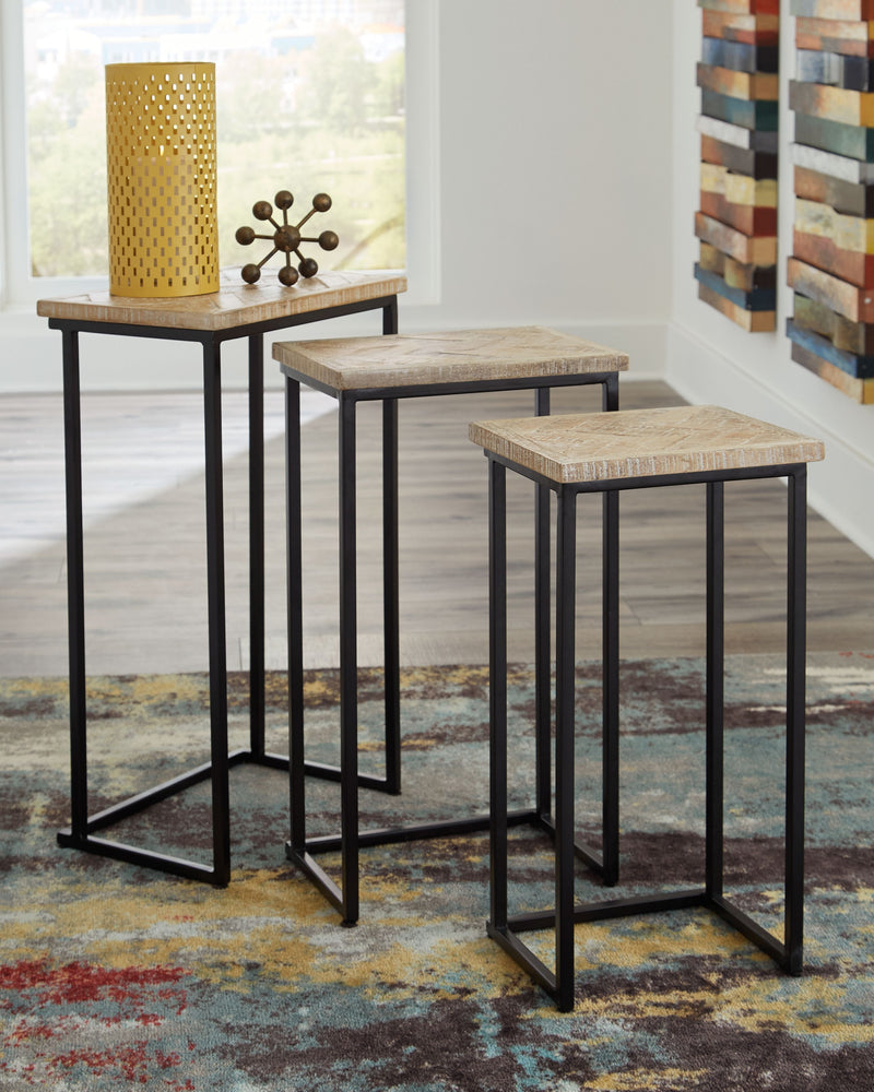 Cainthorne - Accent Table (3/cn)
