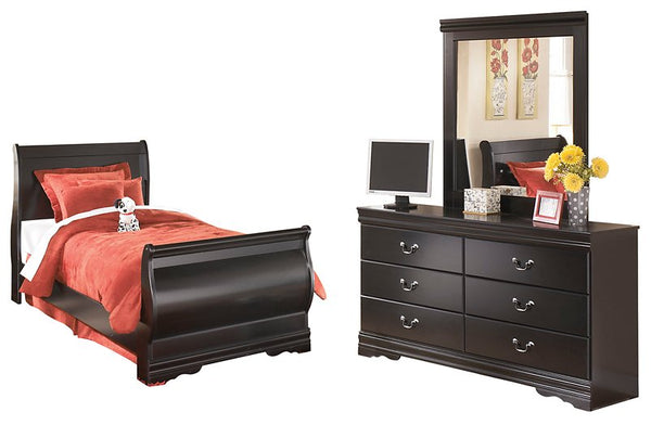 Huey Vineyard 5-Piece Bedroom Set image