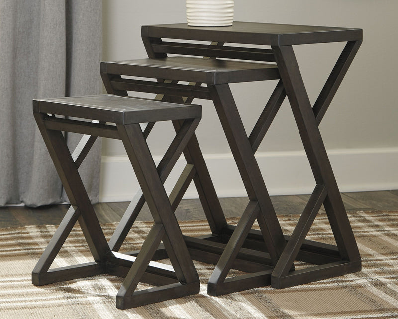 Cairnburg - Accent Table Set (3/cn)